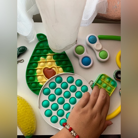 Fidget toy lot - Picture 8 of 9